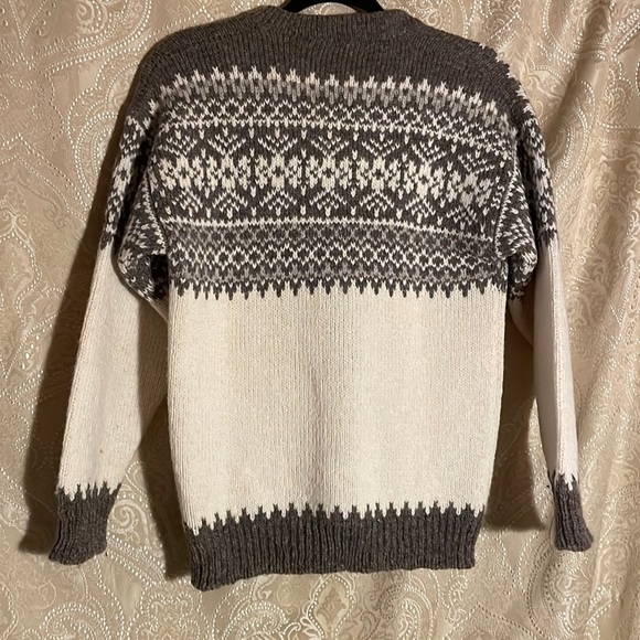 Handmade “Home Crafted Knit” Rapaki Mahana 100% Wool Cardigan - Picture 3 of 5